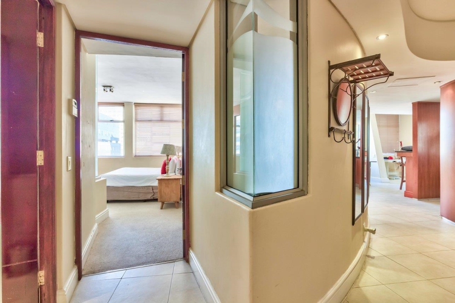 2 Bedroom Property for Sale in Cape Town City Centre Western Cape